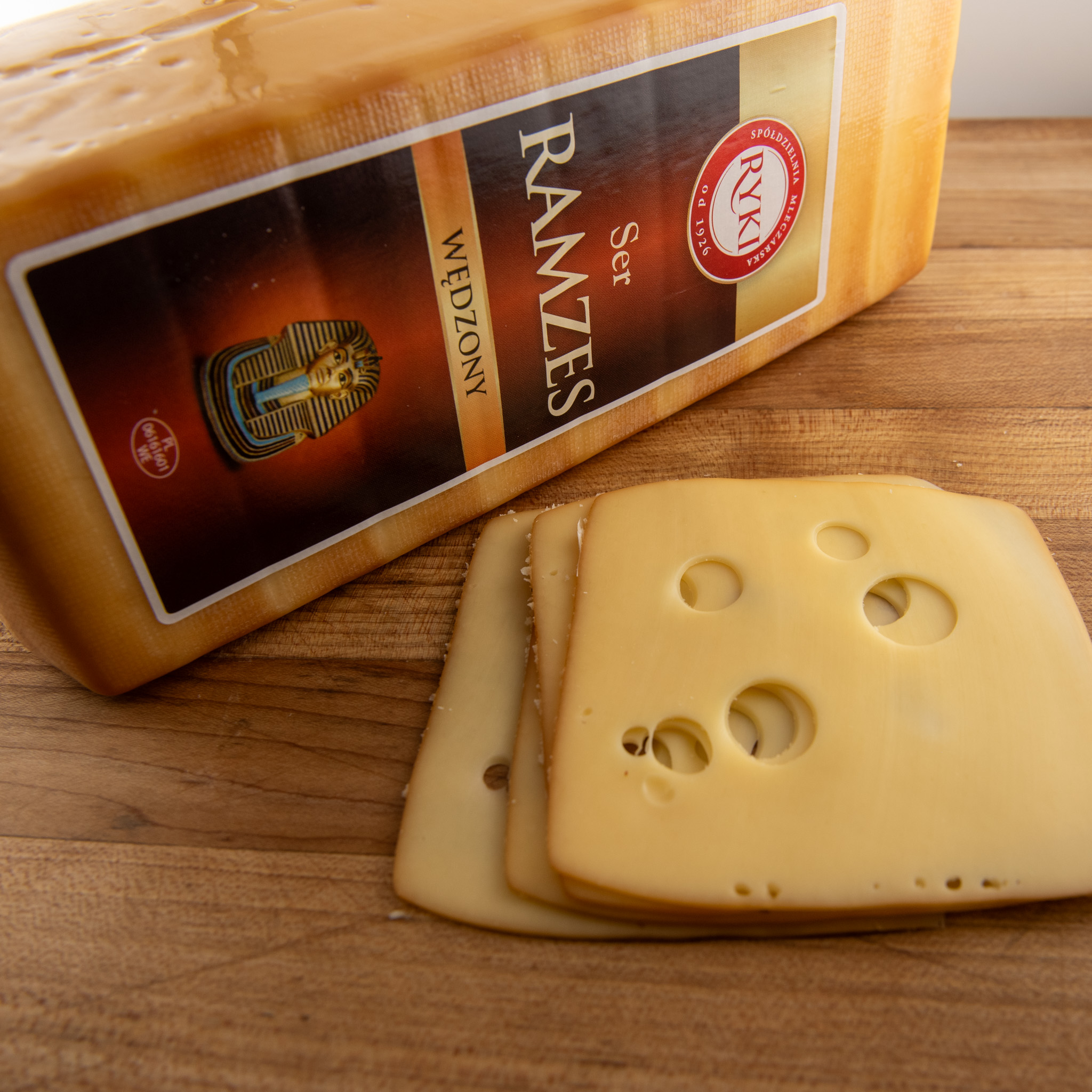 Ramzes smoked Polish cheese SM Ryki
