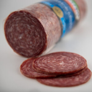 Salami de Gênes italien artisanal en tranches